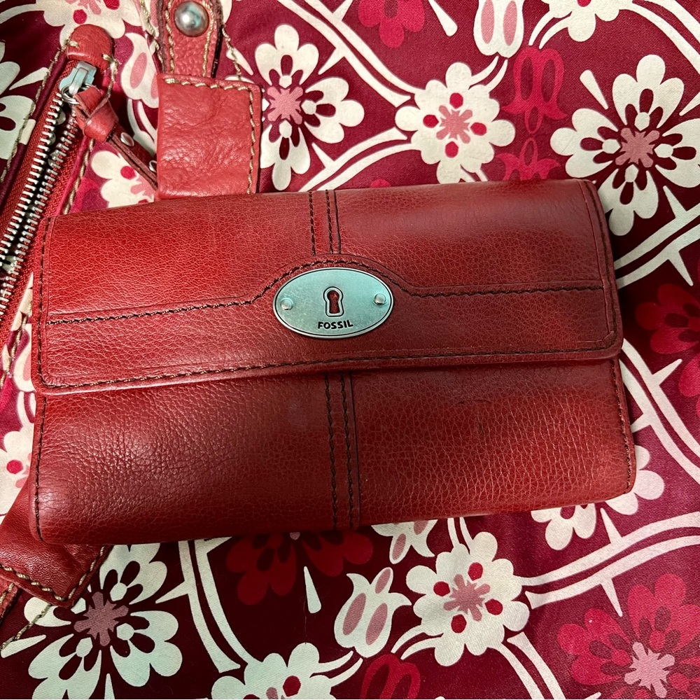 Like New! Fossil Bag And Matching Wallet - image 6